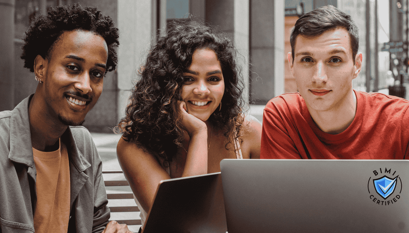 Universiteto studentai skaito BIMI sertifikuotą el. laišką